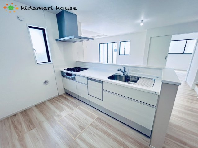 蓮田市桜台4期　新築戸建　リガーレ01のキッチン