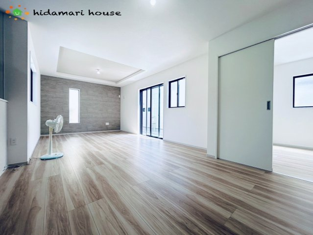 蓮田市桜台4期　新築戸建　リガーレ01の居間・リビング