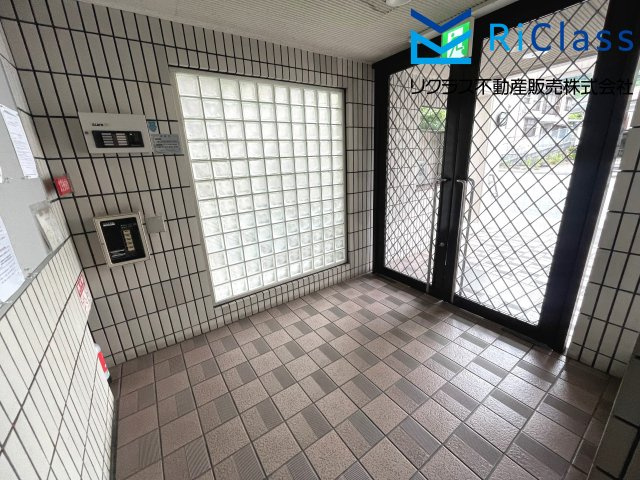 シャトラン夢野のエントランス|毎日通るエントランスはこのようになっています