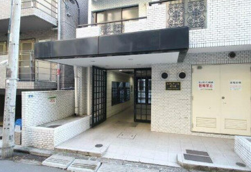 エヴェナール代々木のエントランス