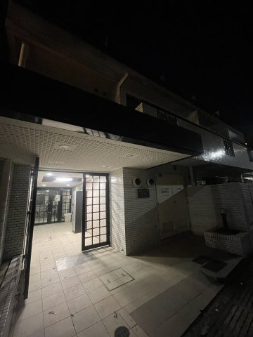 エヴェナール代々木のエントランス