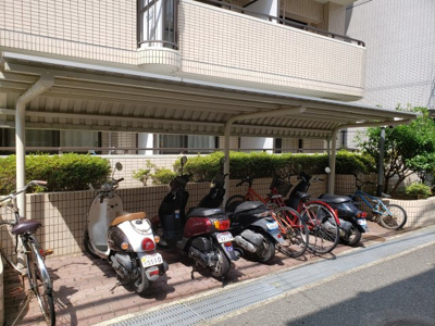 【その他共用部分】 | ヴェルドール垂水 | 駐輪場あり＜神戸市垂水区　ヴェルドール垂水　賃貸　1K　撮影：アクト神戸＞神戸市　垂水区　須磨区　西区　明石市のお部屋探しはアクト神戸にお任せください♪
☆神戸市垂水区　ヴェルドール垂水　賃貸☆