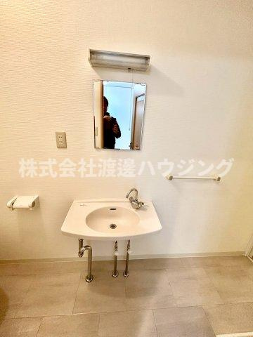 三功ビルの洗面所