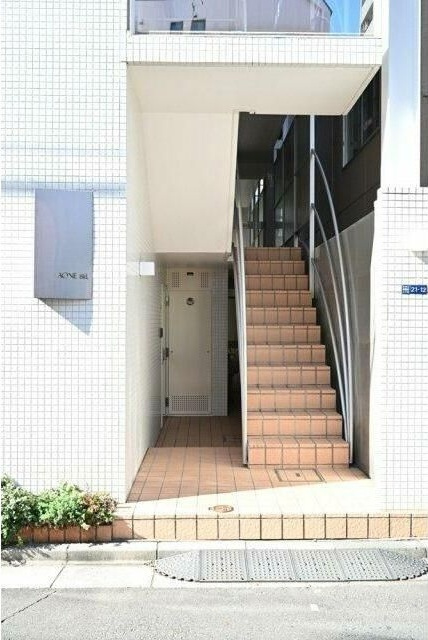 ＡＯＮＥビルのエントランス
