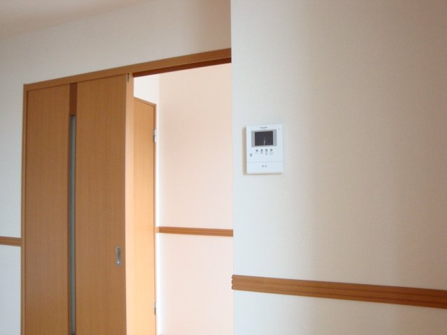 グラスフルールＡの内装|カメラ付インターホン