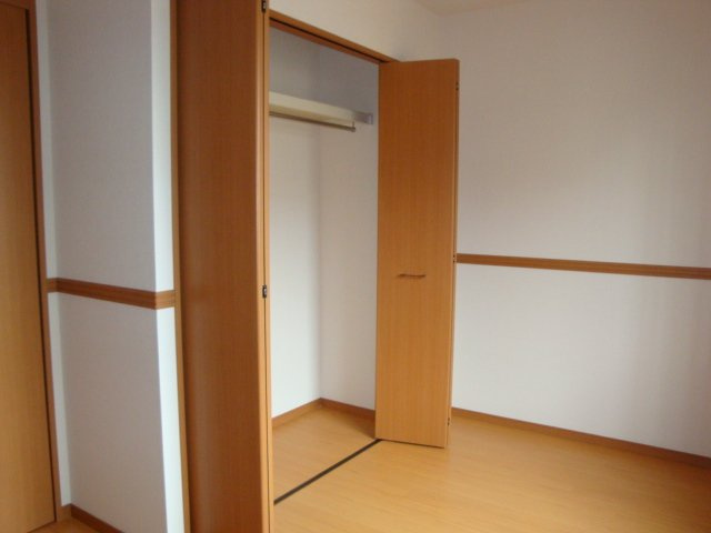 グラスフルールＡの収納|クローゼット