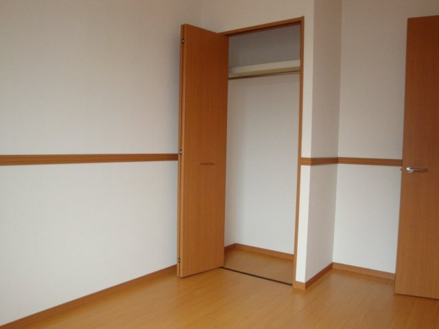 グラスフルールＡの収納|クローゼット