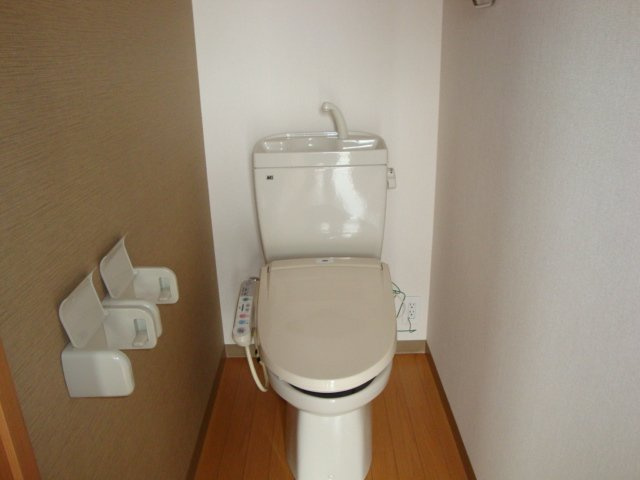 グラスフルールＡのトイレ|シャワー付トイレ