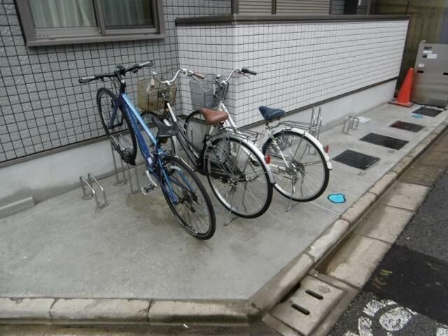 Ｐａｔｒｉｍｏｉｎｅ　ｄｅ　Ａ　パトリモワーヌ　ドゥ　エーの駐車場