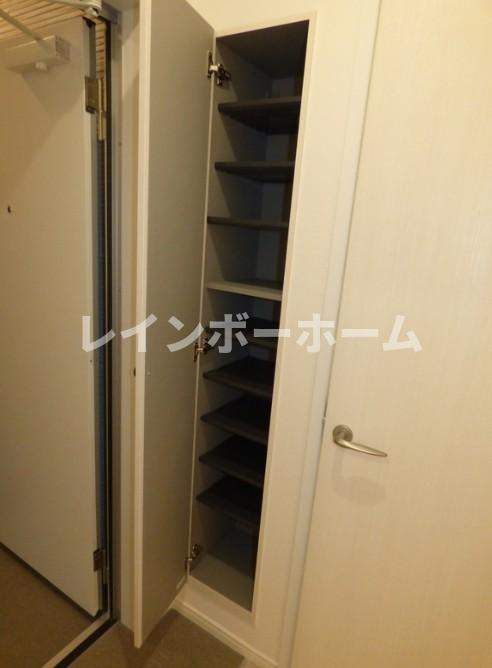 松戸市胡録台のアパートの玄関|きれいな玄関です