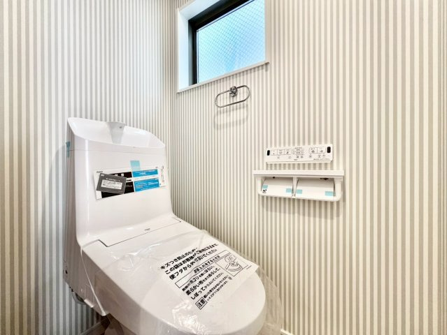 中野区上鷺宮５丁目　戸建のトイレ|ウォシュレット付きのトイレはいつも快適！

現地ご見学希望・資料請求などお気軽にお問い合わせ下さい！
03-5990-5201