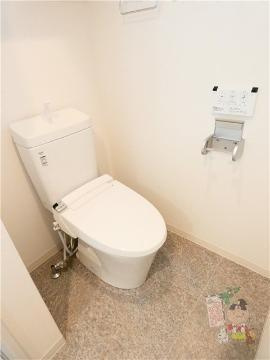 ＩＮＩＴＩＡ　ＫＵＷＡＤＡＣＨＯのトイレ|シャワー付トイレ