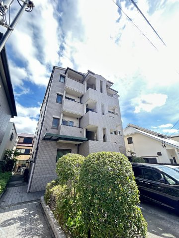 アゼリア六甲の外観