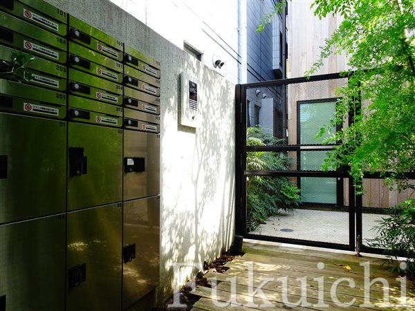 cocoha都立大のエントランス