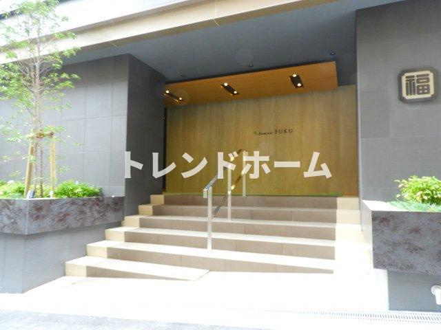 ドミツィール福のエントランス|選べる家電プランあり！！