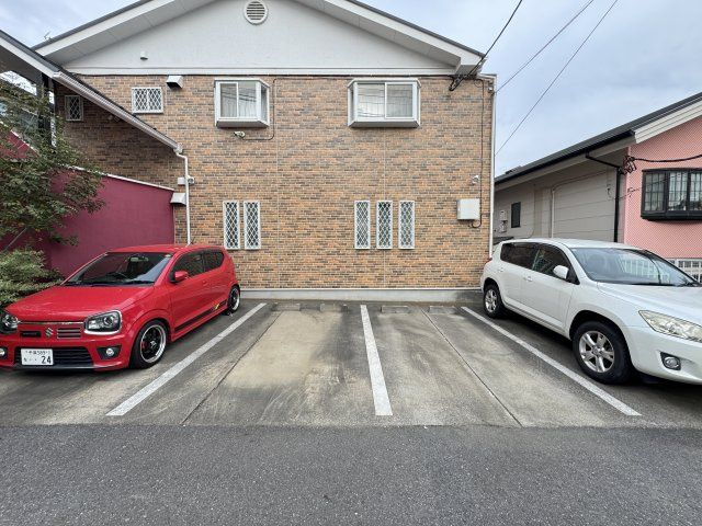 カーサ・フィオーレの駐車場