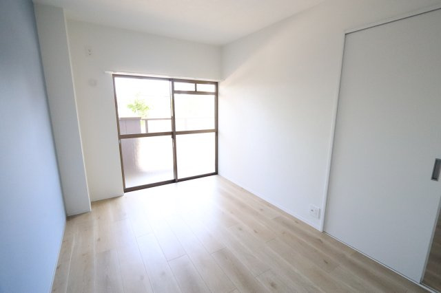 セブンスズキの洋室