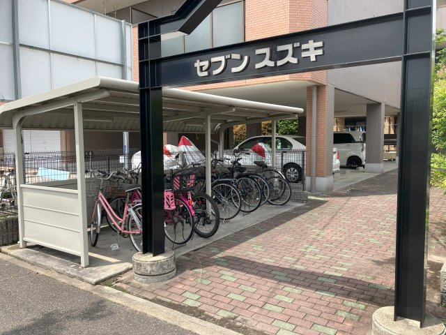 セブンスズキのエントランス