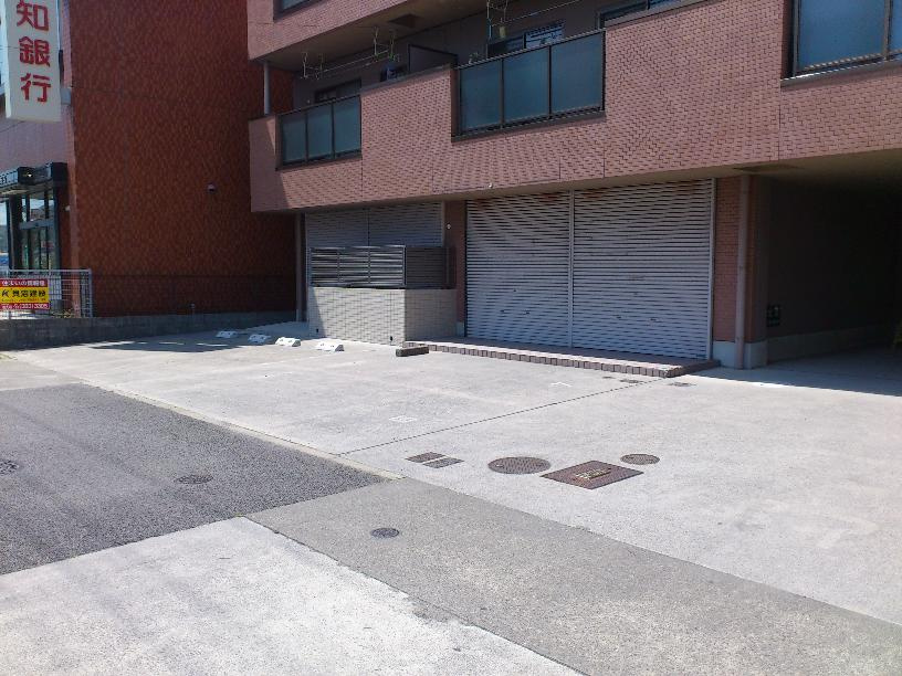 セブンスズキの駐車場