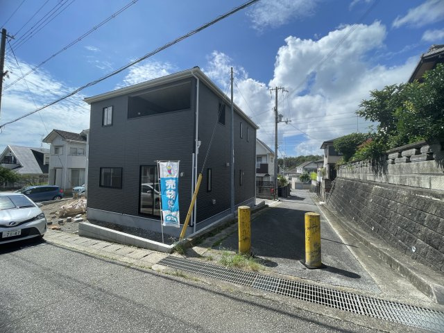 小野市育ヶ丘町第8　2号棟の外観