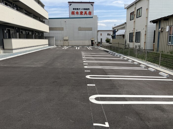 Grace Santeの駐車場