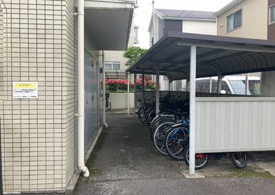 【駐車場】 | クリオ橋本ホームズ | 駐車場と明記されていても、最小スペースでつくられた駐車場だと大型車は駐車できなかったり、出入りしにくくなったりする可能性があります。お車のサイズと購入したい物件の駐車場のサイズを現地で確認しましょう。