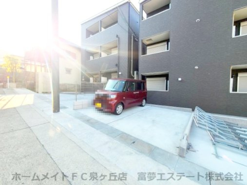 F＋style狭山・池尻中2号館の駐車場
