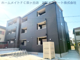 【外観】 | 右：2号館　左：1号館
