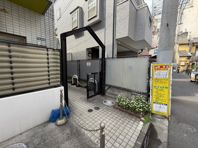 ファミール細野のエントランス