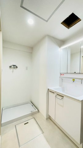 シャンテ川西1号棟の脱衣所|洗面室