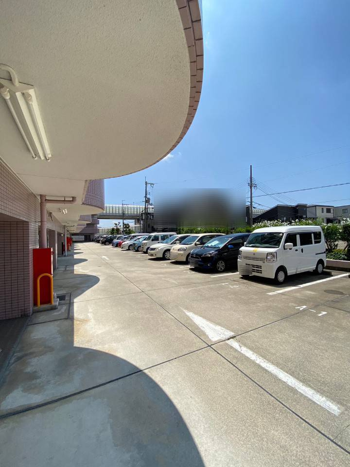 シャンテ川西1号棟の駐車場|駐車場　※空き状況はお問い合わせ下さい
