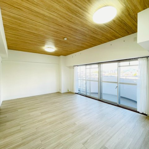 シャンテ川西1号棟の居間・リビング|LDK