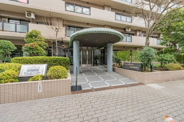 ライオンズガーデン錦糸町　7階のエントランス