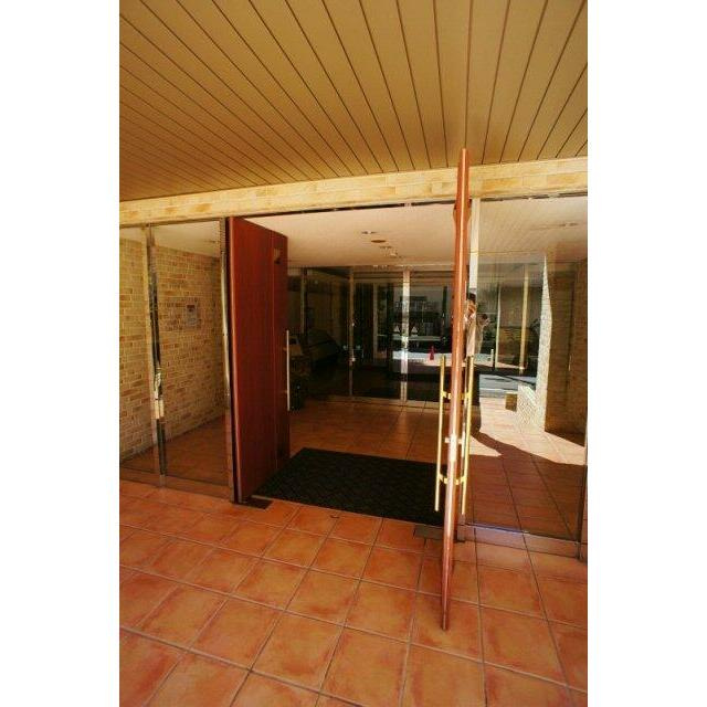 コアマンションフェスティオ久留米のエントランス|建物の内部です