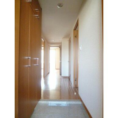 コアマンションフェスティオ久留米の玄関|明るい玄関です