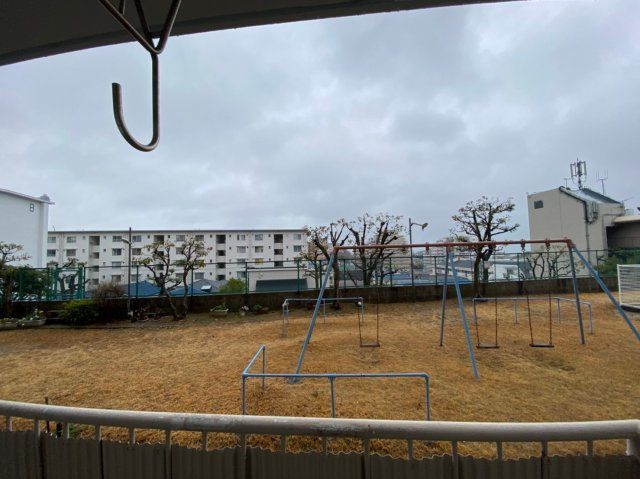 上高丸厚生年金住宅3号棟の展望