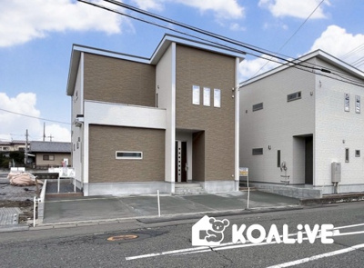 【外観】 | 沼田市桜町　新築住宅 | 完成済み！いつでも新生活を始めることができます。
開放感ある4LDK！
陽当り、風通しも良い暖かな住まいです。
KOALIVE （コアライブ）【0120-919-727】
