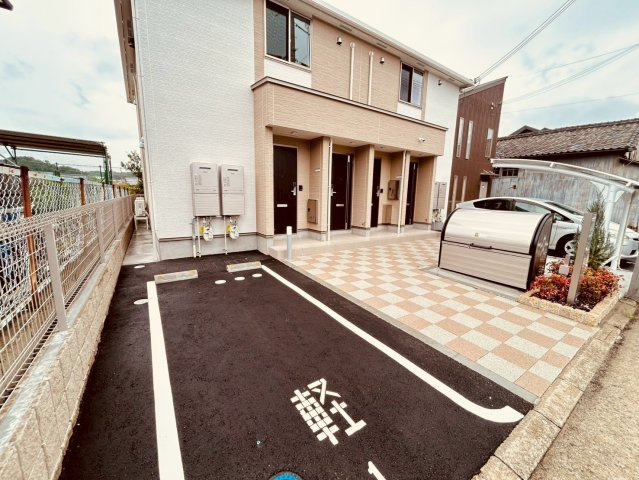 J・セレーノの駐車場