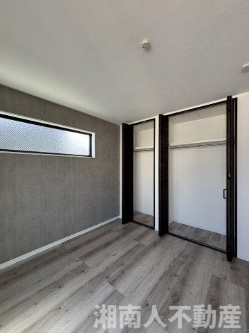 茅ヶ崎市浜竹４丁目４３３８番４５新築戸建の洋室|落ち着いた色調の洋室です