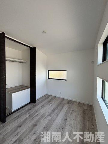 茅ヶ崎市浜竹４丁目４３３８番４５新築戸建の洋室|明るい洋室です