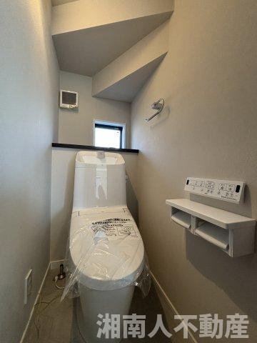 茅ヶ崎市浜竹４丁目４３３８番４５新築戸建のトイレ|ゆったりとした空間のトイレです