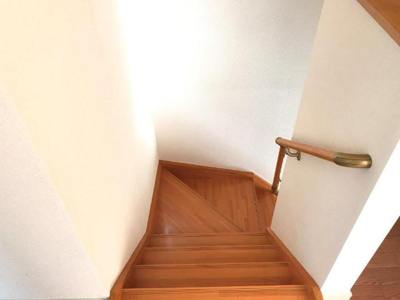 【内装】 | ソレイユ | 階段ホール