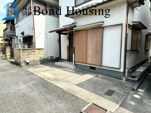 「建築条件無」「商業施設充実」 大久保町大窪 土地の周辺