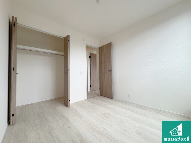 近江八幡市安土町常楽寺　第24-1期　新築一戸建ての洋室|シンプルな洋室は、自分好みのインテリアが楽しめます♪ご家族とインテリアや家具を選びに行くのは新築購入時の醍醐味の一つです。ぜひお楽しみください♪