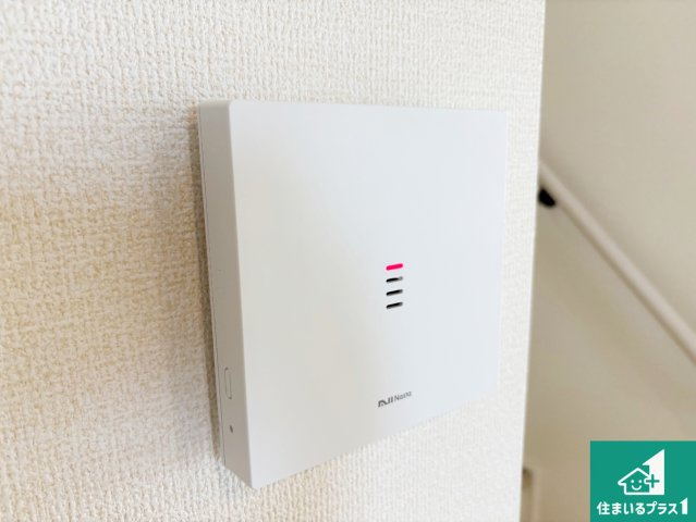 近江八幡市安土町常楽寺　第24-1期　新築一戸建ての防犯設備|24時間録画機能搭載のインターホンで、防犯も来客対応もこれ1台。
訪問者の有無に関わらず玄関前を録画し、家族の安心を守ります。