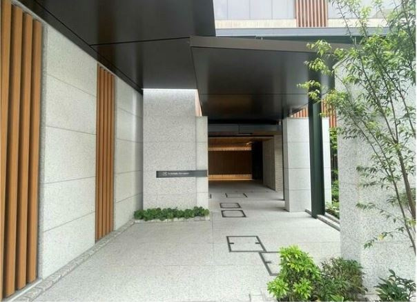 中野区本町４丁目の賃貸マンションのエントランス