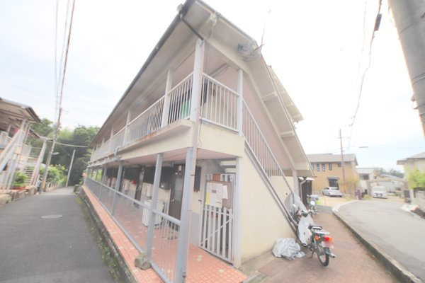 小園荘　南棟のエントランス