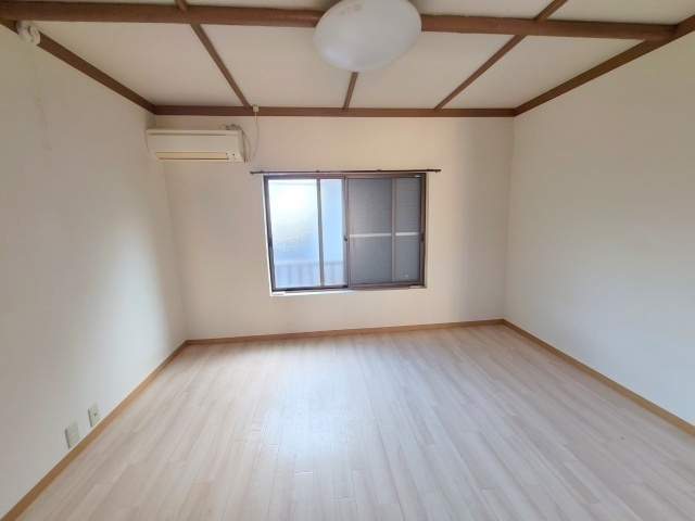 小園荘　南棟の居間・リビング