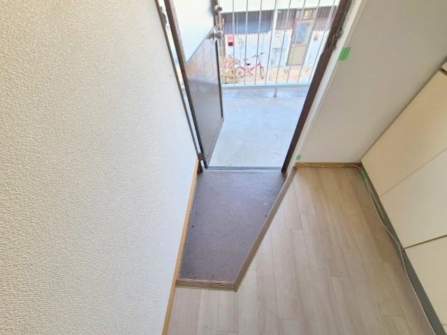 小園荘　南棟の玄関