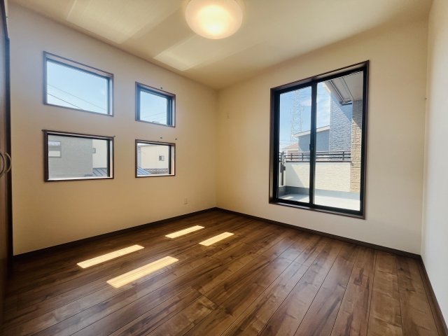 【洋室】 | 熊谷市上之第９期　ワイウッドコート　新築戸建　全4棟　2号棟